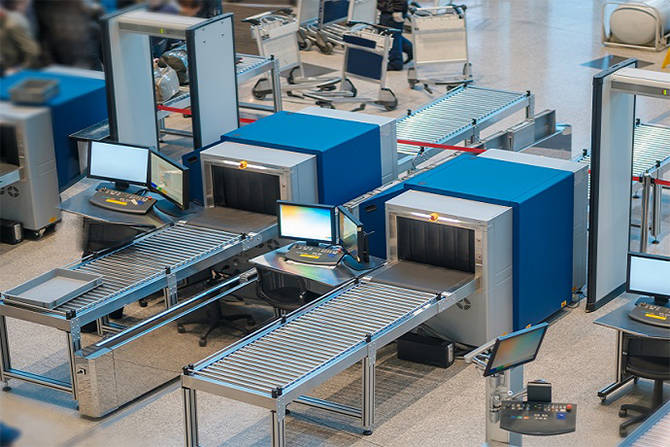 “輥”動安檢，輸送幸福回家路