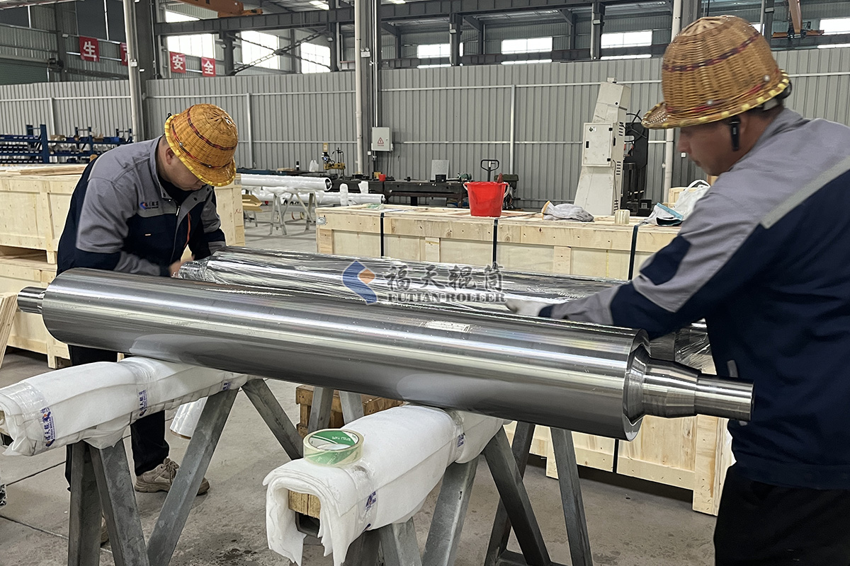 非標定制分切機輥軸出口希臘